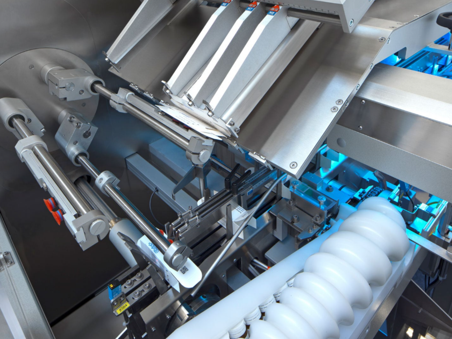 BoxTeq 600 – Automatický kartonovací stroj pro skládací krabice