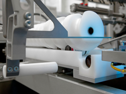 BoxTeq 600 – Automatický kartonovací stroj pro skládací krabice